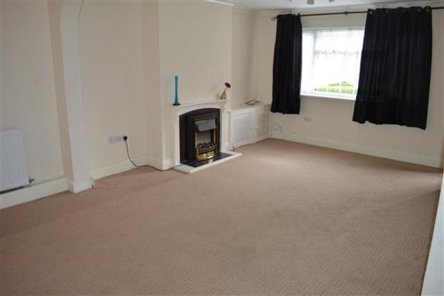  Image of 3 bedroom Terraced house to rent in Fontley Close Kitts Green Birmingham B26 at Sheldon, B26 2BS