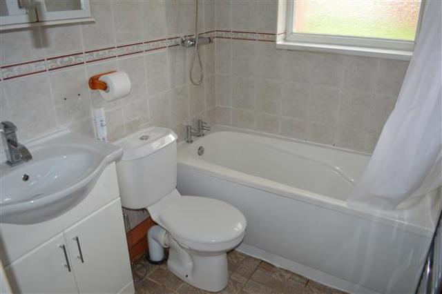  Image of 3 bedroom Terraced house to rent in Fontley Close Kitts Green Birmingham B26 at Sheldon, B26 2BS