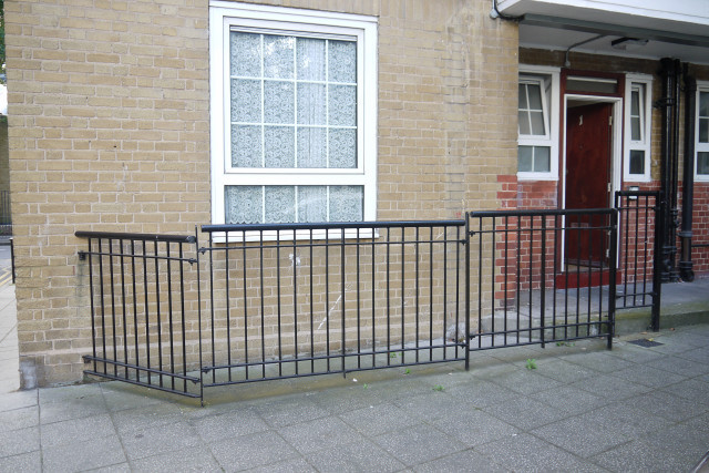  Image of 1 bedroom House Share to rent in Gill Street London E14 at London, E14 8AF