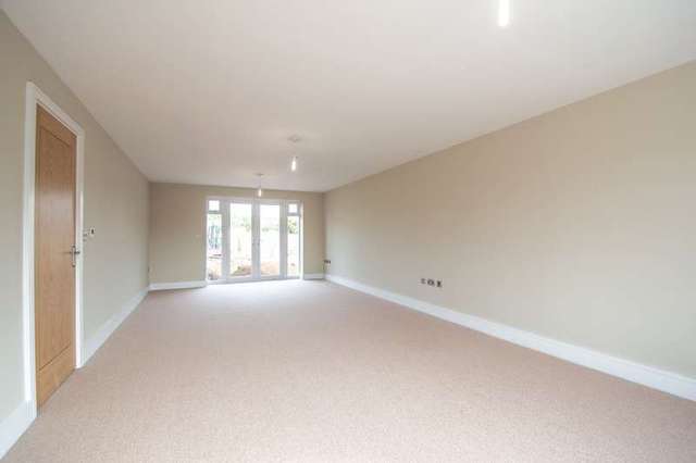  Image of 5 bedroom Detached house for sale in Gloucester Road Welland Malvern WR13 at Welland Malvern Worcestershire, WR13 6LA