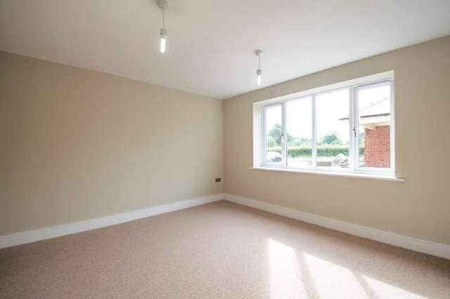  Image of 5 bedroom Detached house for sale in Gloucester Road Welland Malvern WR13 at Welland Malvern Worcestershire, WR13 6LA