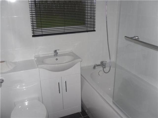  Image of 1 bedroom Flat to rent in Green Street Darvel KA17 at Darvel East Ayrshire East Ayrshire, KA17 0AY