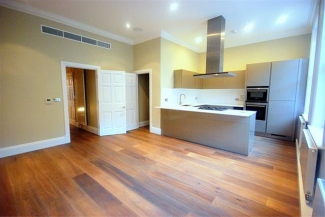  Image of 3 bedroom Flat to rent in Green Street London W1K at MAYFAIR, W1K 7AZ