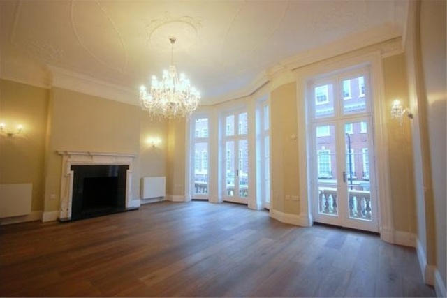  Image of 3 bedroom Flat to rent in Green Street London W1K at MAYFAIR, W1K 7AZ