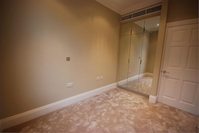  Image of 3 bedroom Flat to rent in Green Street London W1K at MAYFAIR, W1K 7AZ