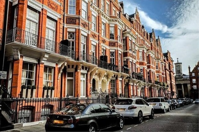  Image of 3 bedroom Flat to rent in Green Street London W1K at MAYFAIR, W1K 7AZ
