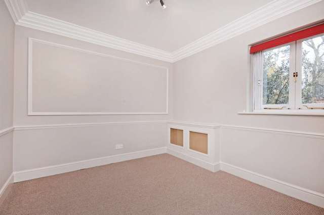  Image of 4 bedroom Apartment to rent in Fitzjohns Avenue London NW3 at Fitzjohn`s Avenue Hampstead London, NW3 6PH