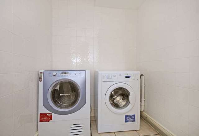  Image of 2 bedroom Apartment to rent in Fitzjohns Avenue London NW3 at Fitzjohn`s Avenue Hampstead London, NW3 6PH