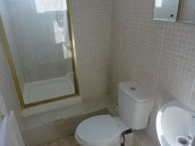  Image of 1 bedroom Flat to rent in Hartington Road Southend-on-Sea SS1 at Hartington Road  Southend-On-Sea, SS1 2HR