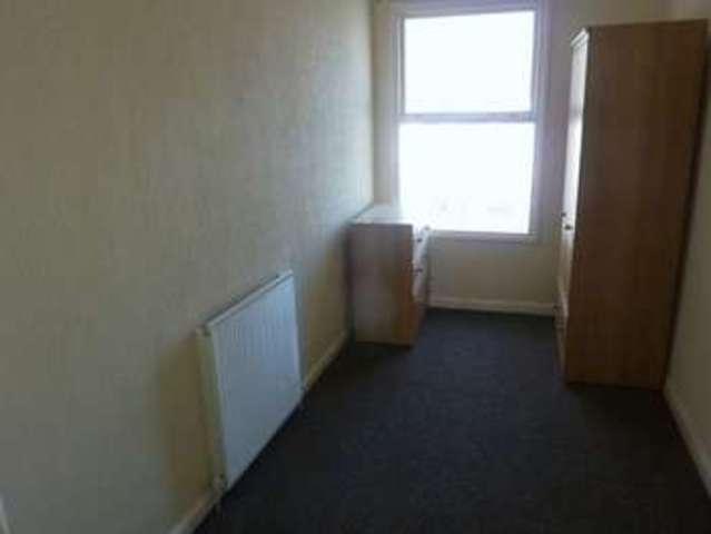  Image of 1 bedroom Flat to rent in Hartington Road Southend-on-Sea SS1 at Hartington Road  Southend-On-Sea, SS1 2HR