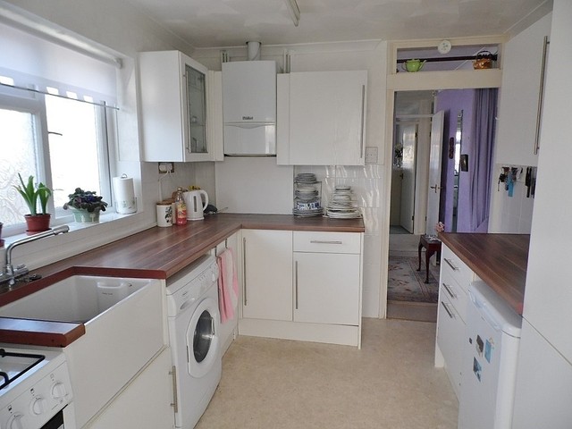  Image of 2 bedroom Detached house for sale in Hazleton Way Cowplain Waterlooville PO8 at Hazleton Way Horndean Waterlooville, PO8 9DW