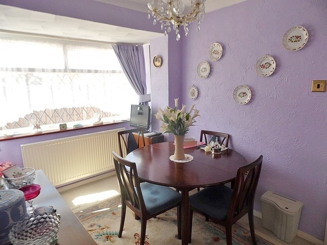  Image of 2 bedroom Detached house for sale in Hazleton Way Cowplain Waterlooville PO8 at Hazleton Way Horndean Waterlooville, PO8 9DW