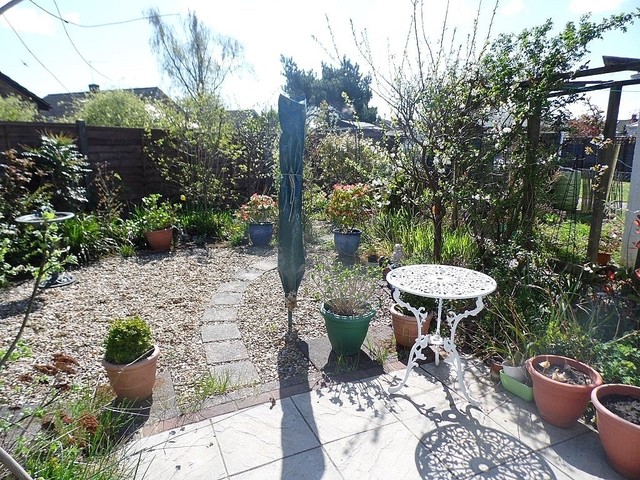  Image of 2 bedroom Detached house for sale in Hazleton Way Cowplain Waterlooville PO8 at Hazleton Way Horndean Waterlooville, PO8 9DW
