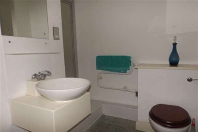  Image of 1 bedroom Flat to rent in Henke Court Cardiff CF10 at Cardiff, CF10 4EJ