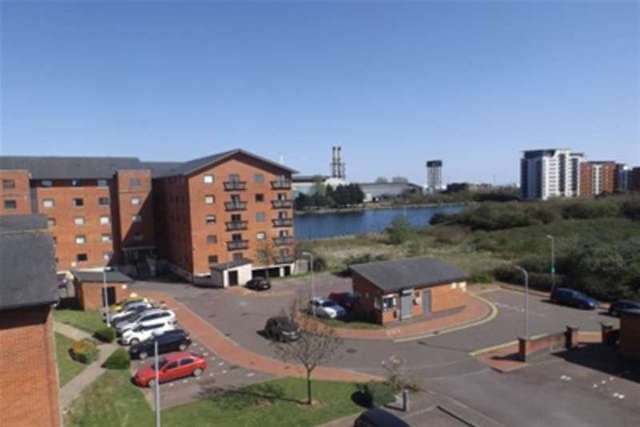 Image of 1 bedroom Flat to rent in Henke Court Cardiff CF10 at Cardiff, CF10 4EJ