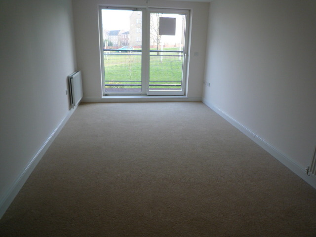  Image of 2 bedroom Flat to rent in Commonwealth Drive Crawley RH10 at Commonwealth Drive Three Bridges Crawley, RH10 1AU