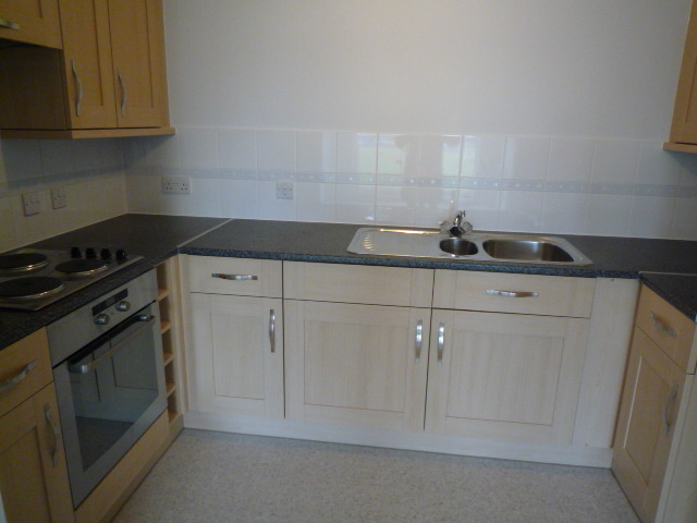  Image of 2 bedroom Flat to rent in Commonwealth Drive Crawley RH10 at Commonwealth Drive Three Bridges Crawley, RH10 1AU