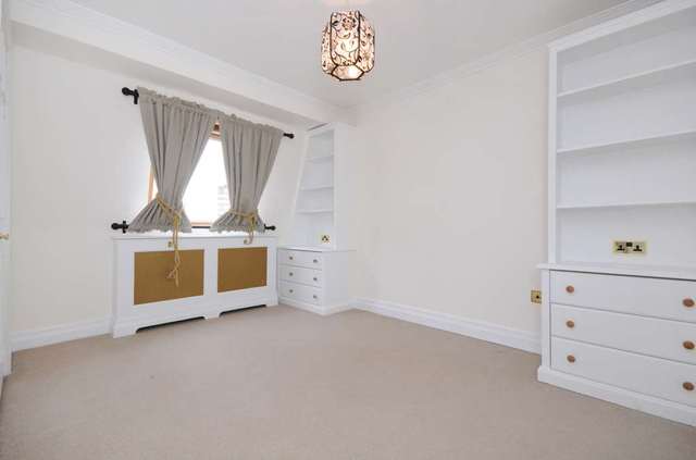  Image of 4 bedroom Apartment for sale in Hyde Park Square London W2 at Hyde Park Square Hyde Park London, W2 2JR
