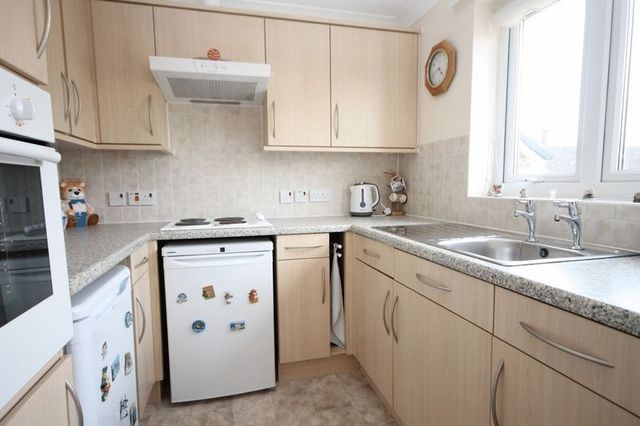  Image of 1 bedroom Retirement Property for sale in Banbury Road Kidlington OX5 at Banbury Road  Kidlington, OX5 2BG