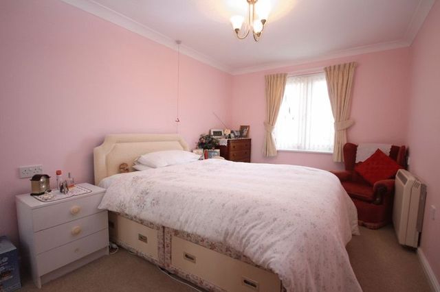  Image of 1 bedroom Retirement Property for sale in Banbury Road Kidlington OX5 at Banbury Road  Kidlington, OX5 2BG