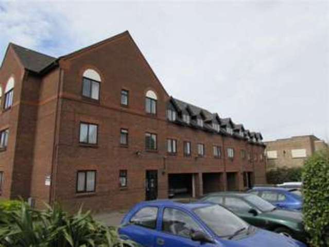  Image of 2 bedroom Property for sale in High Street North Dunstable LU6 at Kingsmead Court Dunstable Dunstable, LU6 1NQ