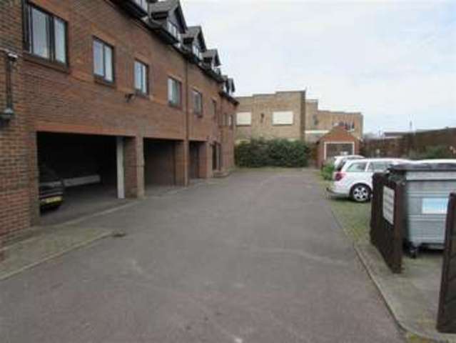  Image of 2 bedroom Property for sale in High Street North Dunstable LU6 at Kingsmead Court Dunstable Dunstable, LU6 1NQ