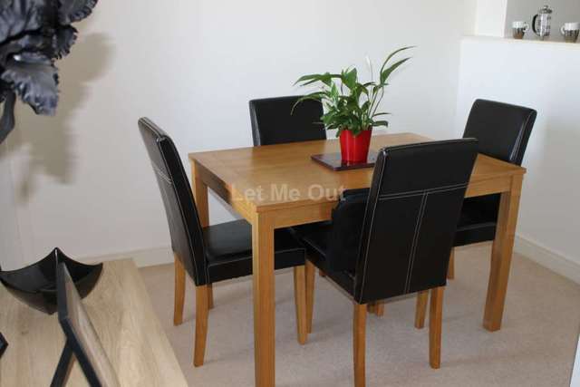  Image of 2 bedroom Apartment to rent in Knightstone Causeway Weston-super-Mare BS23 at Knightstone Causeway  Weston Super Mare, BS23 2AD