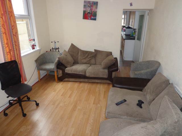  Image of 5 bedroom Detached house to rent in Llanishen Street Heath Cardiff CF14 at Cardiff  Roath, CF14 3QD