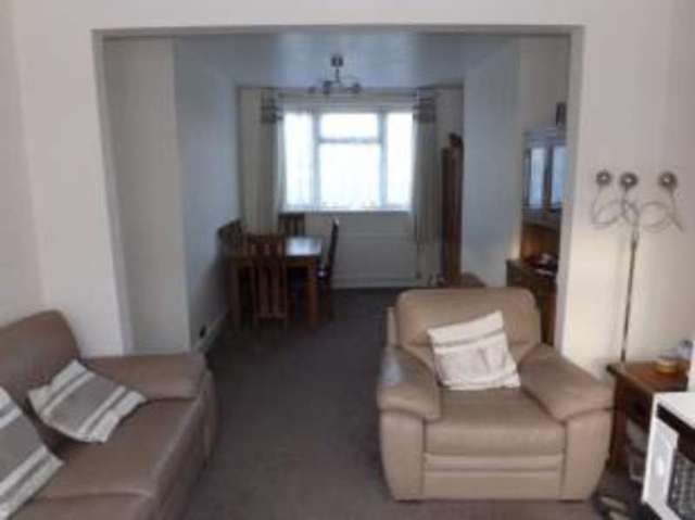  Image of 3 bedroom Terraced house for sale in Brettenham Avenue London E17 at London  Walthamstow, E17 5DG