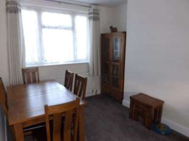  Image of 3 bedroom Terraced house for sale in Brettenham Avenue London E17 at London  Walthamstow, E17 5DG