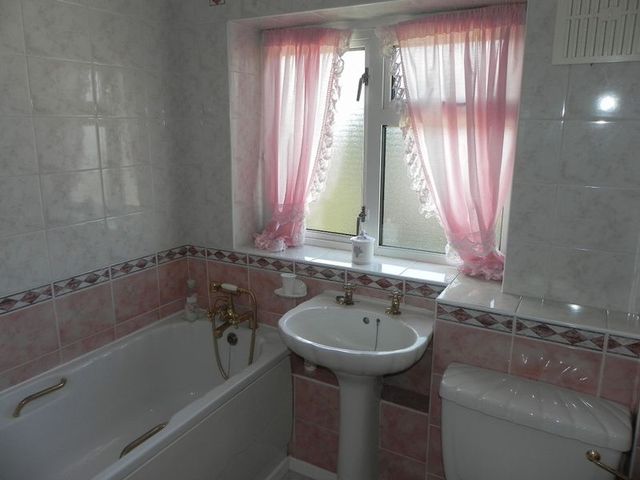  Image of 2 bedroom Terraced house to rent in Long Ley Harlow CM20 at Long Ley  Harlow, CM20 3NN