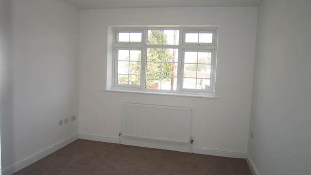  Image of 4 bedroom Detached house for sale in Lulworth Waye Hayes UB4 at Middlesex  Hayes, UB4 0HN