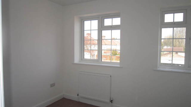  Image of 4 bedroom Detached house for sale in Lulworth Waye Hayes UB4 at Middlesex  Hayes, UB4 0HN