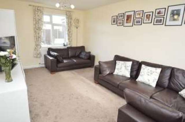  Image of 3 bedroom Semi-Detached house for sale in Lyndhurst Avenue Blidworth Mansfield NG21 at Lyndhurst Avenue  Mansfield, NG21 0SB
