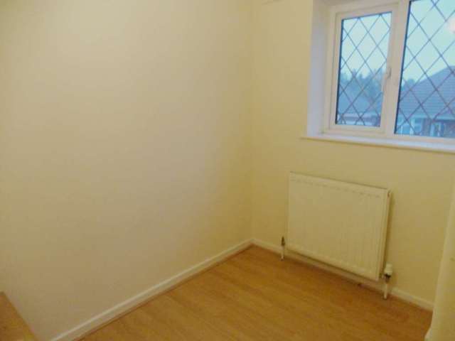  Image of 5 bedroom Terraced house to rent in Manor Road Dagenham RM10 at Manor Road Dagenham East Dagenham, RM10 8AX