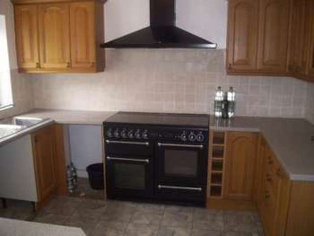  Image of 2 bedroom Flat to rent in Marine Avenue Westcliff-on-Sea SS0 at Marine Avenue  Westcliff-On-Sea, SS0 7PS