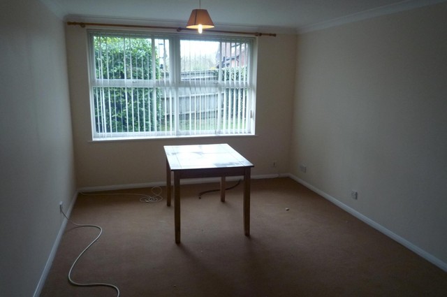  Image of 2 bedroom Flat to rent in Coningsby Road High Wycombe HP13 at Coningsby Road  High Wycombe, HP13 5NT