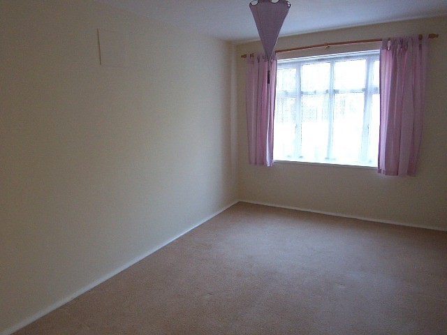  Image of 1 bedroom Flat to rent in Bodorgan Road Bournemouth BH2 at 28 Bodorgan Road  Bournemouth, BH2 6NH