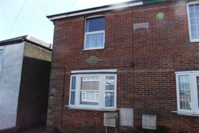  Image of 3 bedroom Semi-Detached house to rent in Mitchells Road Ryde PO33 at Ryde, PO33 3JA