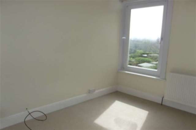  Image of 3 bedroom Semi-Detached house to rent in Mitchells Road Ryde PO33 at Ryde, PO33 3JA