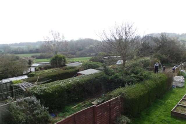  Image of 3 bedroom Semi-Detached house to rent in Mitchells Road Ryde PO33 at Ryde, PO33 3JA