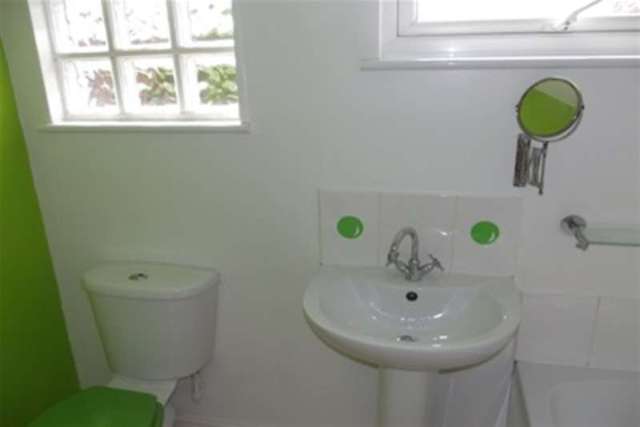  Image of 3 bedroom Semi-Detached house to rent in Mitchells Road Ryde PO33 at Ryde, PO33 3JA