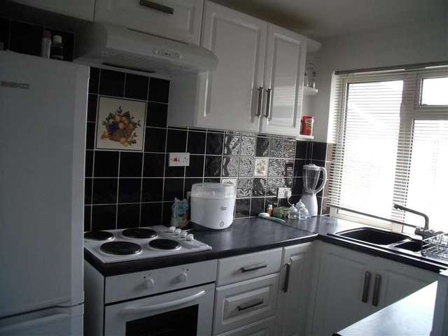  Image of 1 bedroom Flat for sale in Montpelier Road East Preston Littlehampton BN16 at East Preston West Sussex East Preston, BN16 1JZ