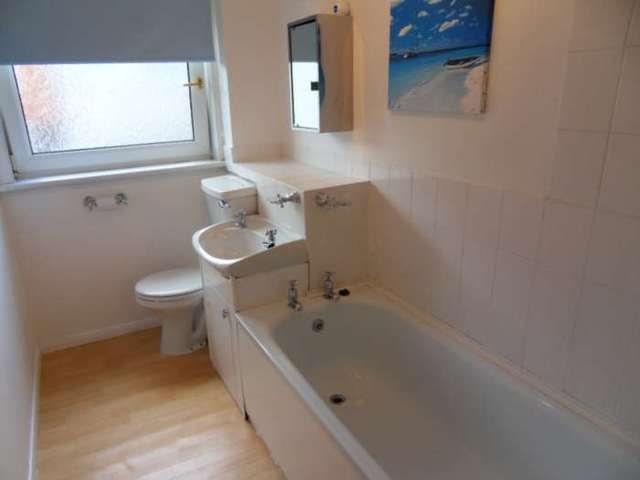  Image of 2 bedroom Flat to rent in Moorburn Place Linwood Paisley PA3 at Moorburn Place Linwood Paisley, PA3 3SH