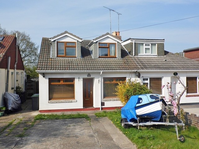  Image of 4 bedroom Detached house for sale in Park Avenue Purbrook Waterlooville PO7 at Park Avenue Widley Waterlooville, PO7 5DN