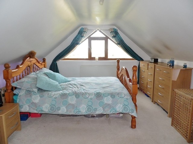  Image of 4 bedroom Detached house for sale in Park Avenue Purbrook Waterlooville PO7 at Park Avenue Widley Waterlooville, PO7 5DN