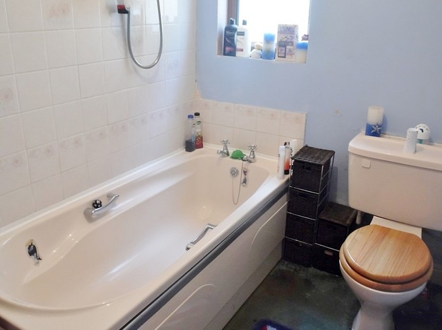  Image of 4 bedroom Detached house for sale in Park Avenue Purbrook Waterlooville PO7 at Park Avenue Widley Waterlooville, PO7 5DN
