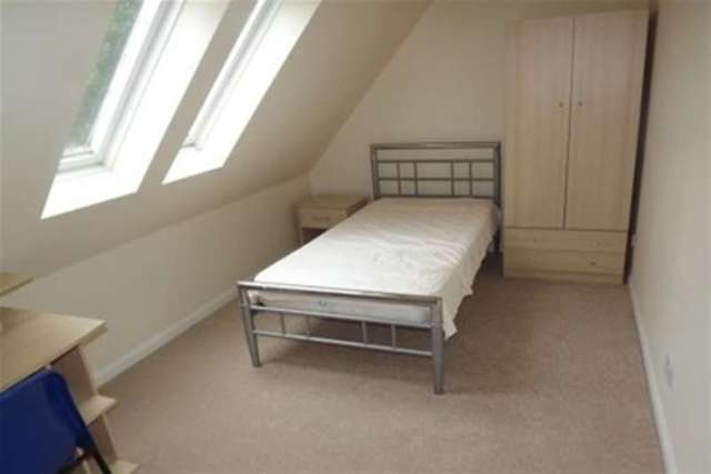  Image of 2 bedroom Flat to rent in Peter James Court Stafford ST16 at Stafford, ST16 3YU