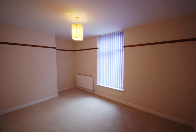  Image of 2 bedroom Apartment to rent in Queens Road Southport PR9 at Southport, PR9 9HB