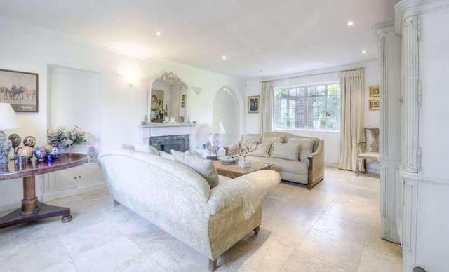  Image of 5 bedroom Detached house for sale in Rectory Lane Angmering Littlehampton BN16 at Angmering Littlehampton Angmering, BN16 4JU
